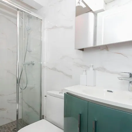 La Madeleine Private Studio Apartment Paris